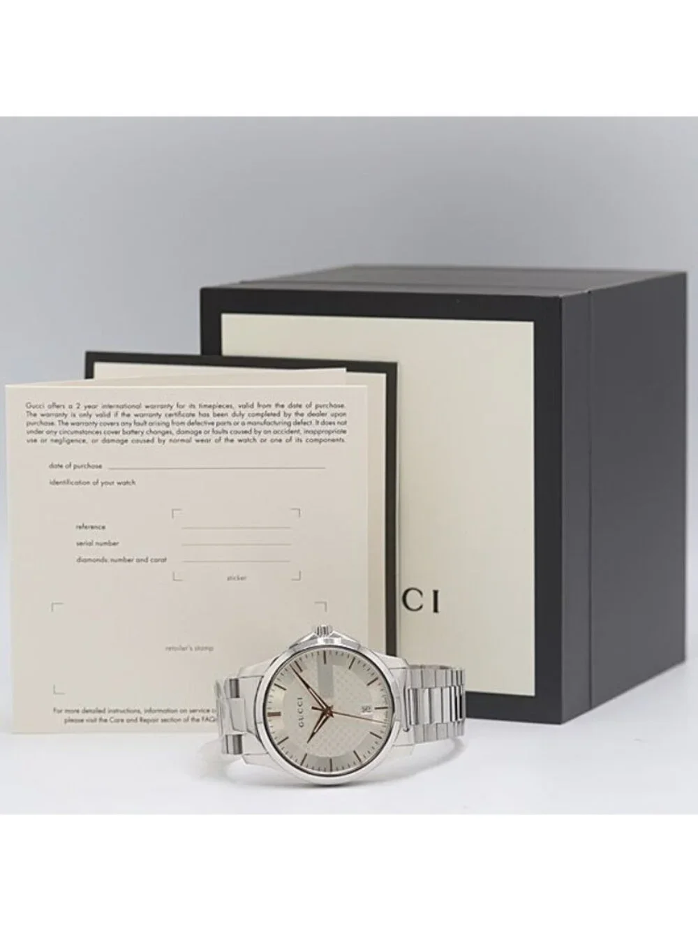 Gucci 126.4 Quartz Silver Dial Date Watch